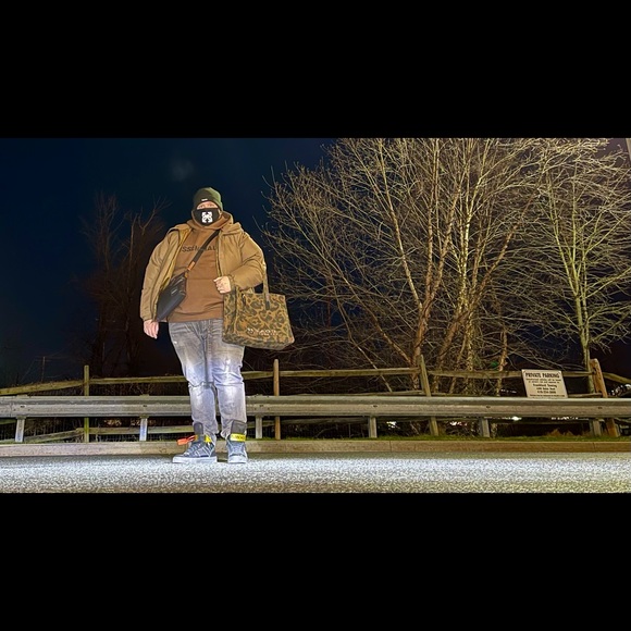 Meet Your Posher Dan - Picture 5 of 7